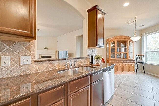 Building Photo - 15023 Russet Bend Ln