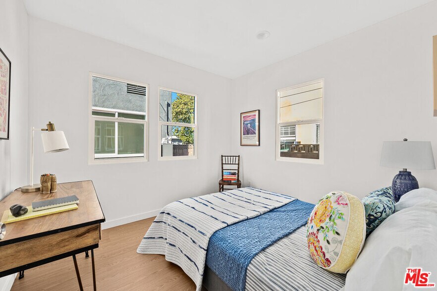 Building Photo - 2819 3rd Ave