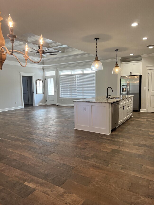 Building Photo - 30 Evergreen Dr