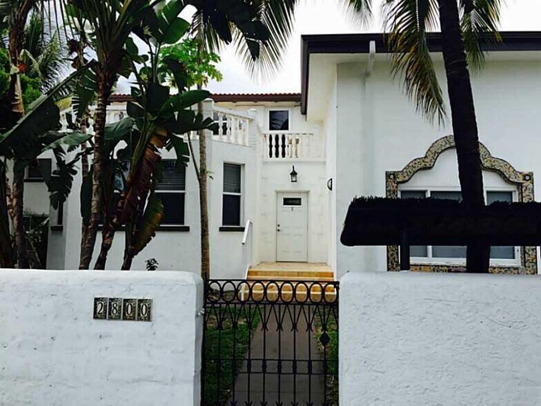 Building Photo - 2800 Pine Tree Dr