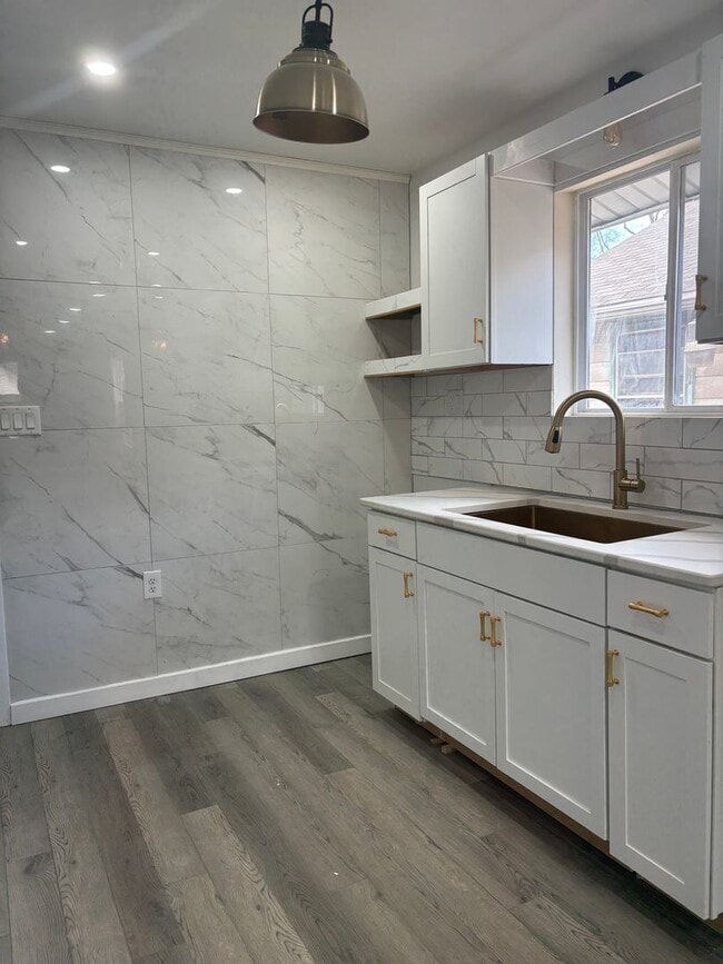 Building Photo - Charming 3-Bedroom Home with Updated Features – Room to Live and Grow