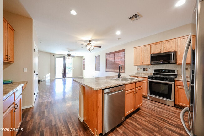 Building Photo - 7335 W Desert Mirage Dr