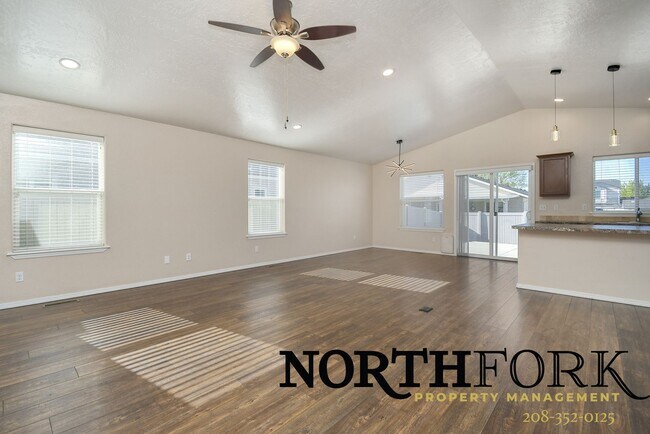 Building Photo - Your Next Nampa home Nestled Near Convenience and Near Country Outskirts
