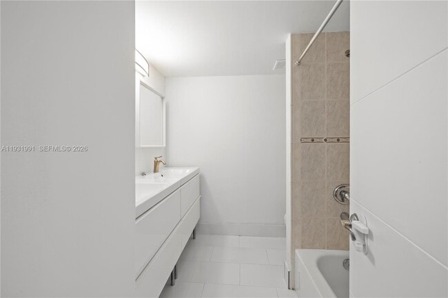 Building Photo - 455 S Pine Island Rd