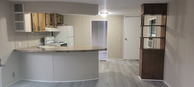 Primary Photo - 2 Bedroom, 1 bath Mobile Home in Yorktowne...