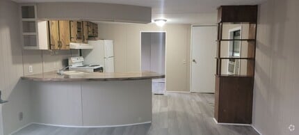 Building Photo - 2 Bedroom, 1 bath Mobile Home in Yorktowne...
