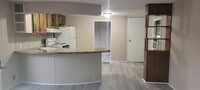 Building Photo - 2 Bedroom, 1 bath Mobile Home in Yorktowne...