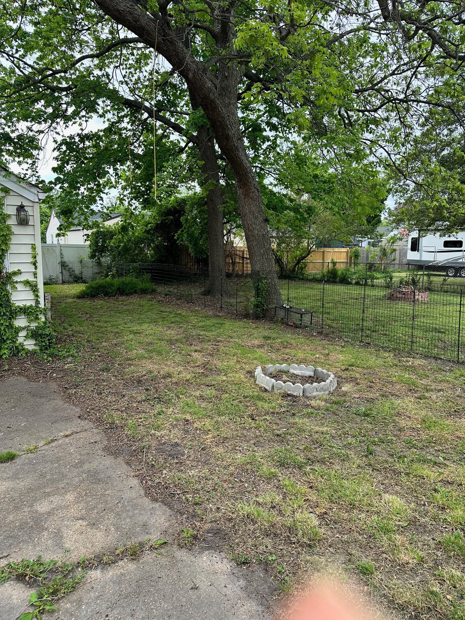 Building Photo - 9324 Phillip Ave