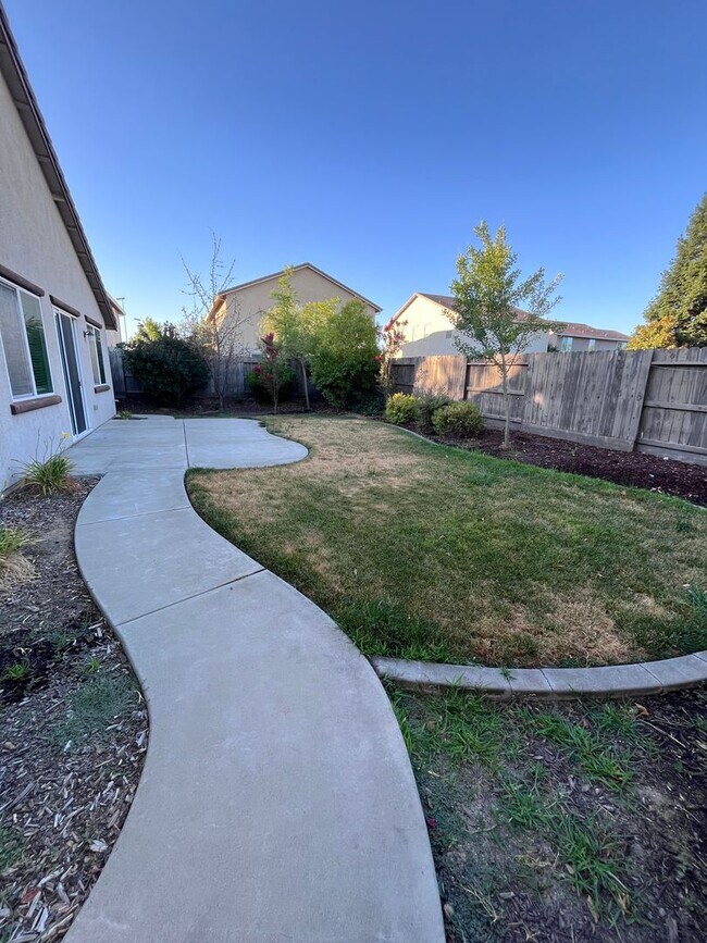 Building Photo - BEAUTIFUL FOUR BEDROOM HOME IN WESTPARK!!