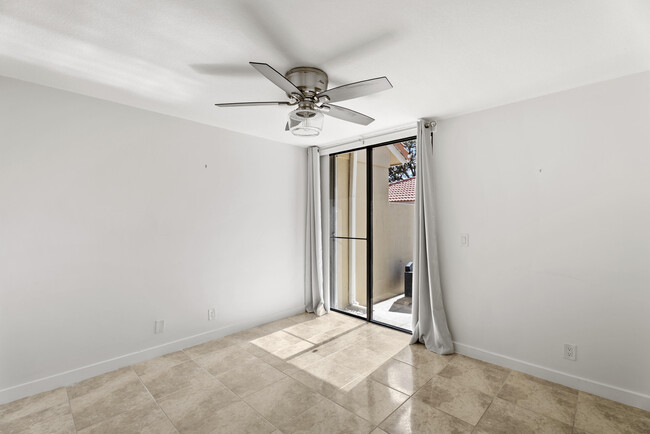 Building Photo - 216 Old Meadow Way