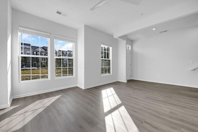 Building Photo - 4186 McCune Ave