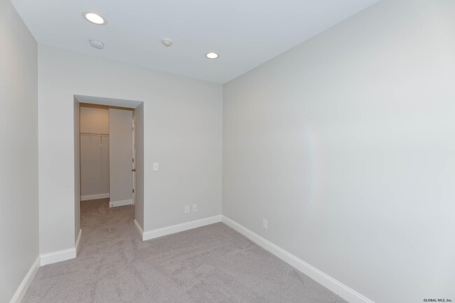 Building Photo - 536 Madison Ave
