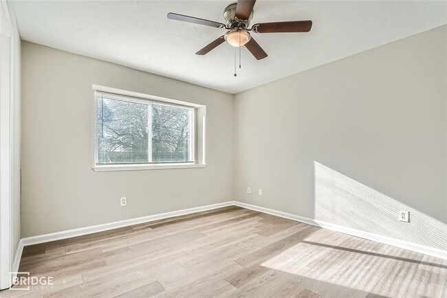 Building Photo - 2801 Custer Dr