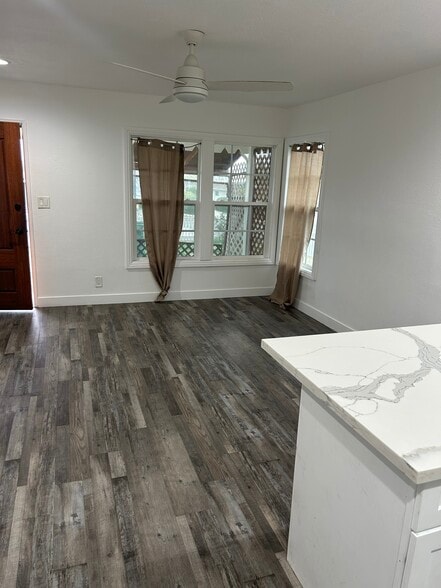 Building Photo - 4600 W 170th St