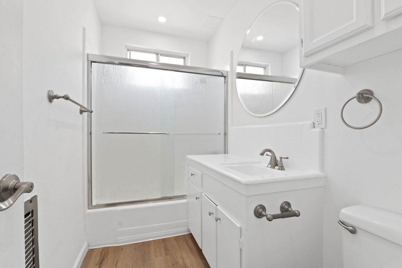 Building Photo - 943 6th St