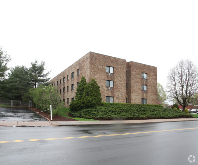 Building Photo - Franklin Square Manor