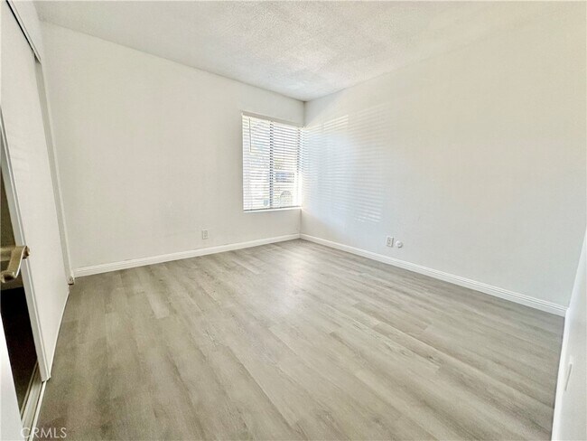 Building Photo - 5500 Ackerfield Ave