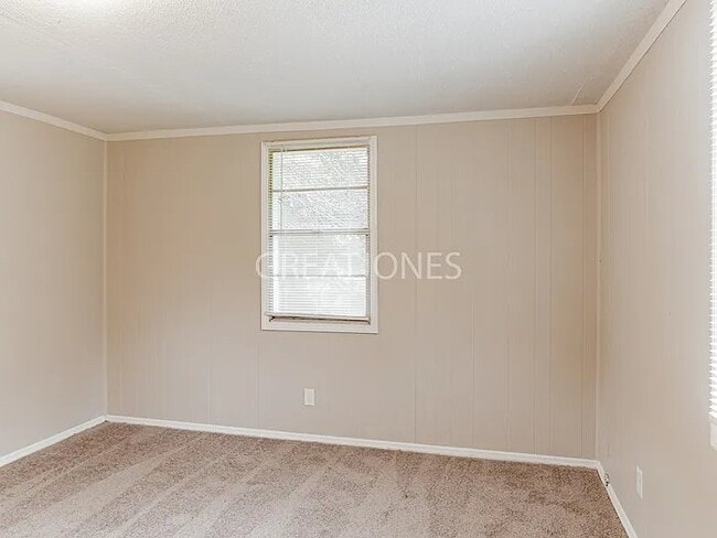 Building Photo - 2118 Shirley Ave