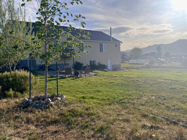Building Photo - 2959 W Rim Rock Dr