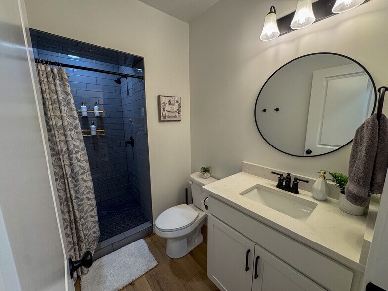Building Photo - 5385 N Sulley Way