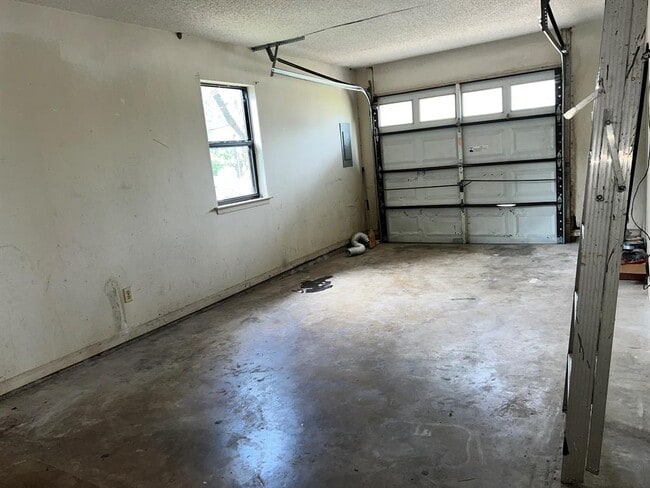 Building Photo - 408 West St
