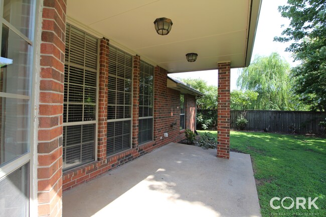 Building Photo - 2808 Stonebrook Rd