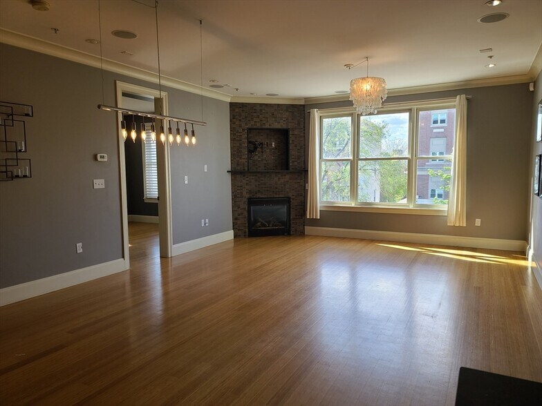 Building Photo - 354 Dorchester St