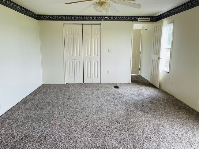 Building Photo - 2 BR, 2 BA Singlewide in Great Location in...