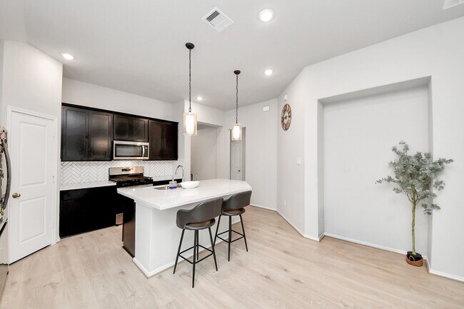 Building Photo - 20755 Sunseed Dr