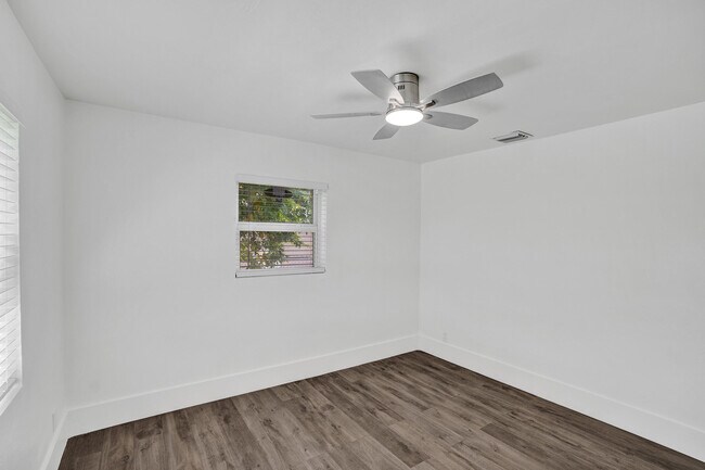 Building Photo - 1510 S 23rd Ave
