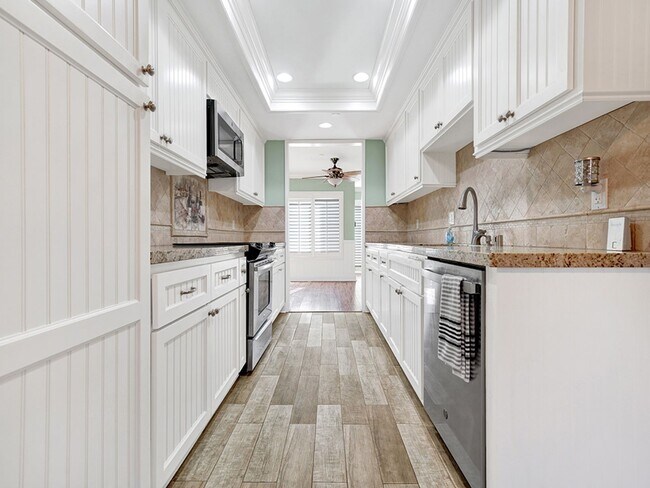 Building Photo - Prime San Clemente 3 Bedroom / 2.5 Bathroo...
