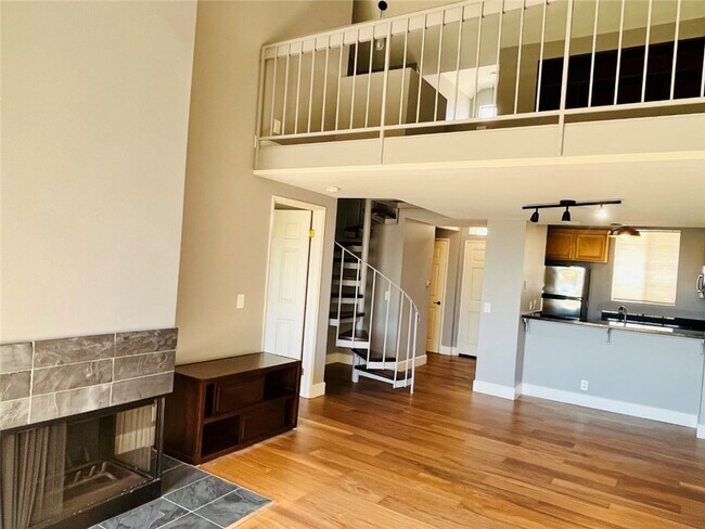 Building Photo - 20191 Cape Coral Ln