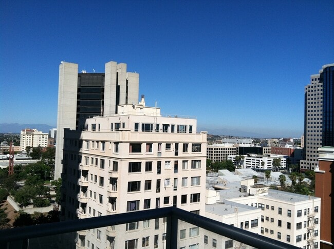 Building Photo - Downtown Long Beach - West Ocean - 1 Bedroom - Stunning Ocean Views - Gorgeous!!!!!!