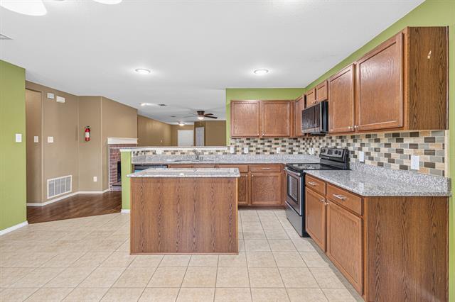 Building Photo - 12947 Michelle Dr