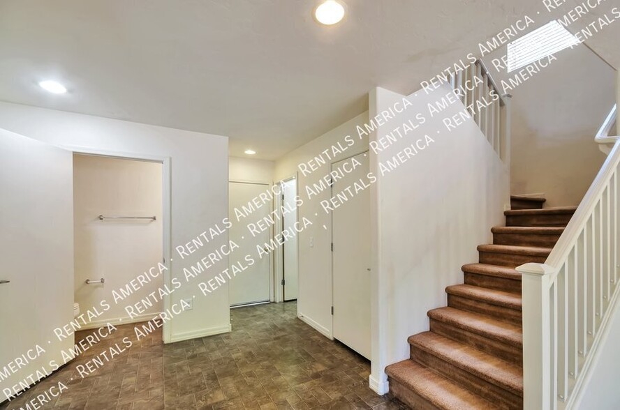 Building Photo - 2834 W Duskywing Dr
