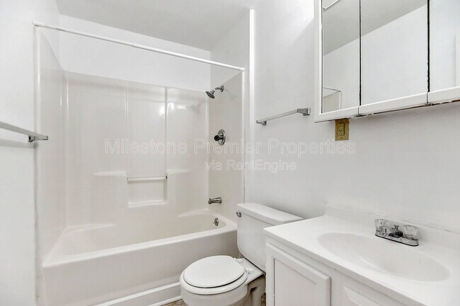 Building Photo - 2620 Ford Rd