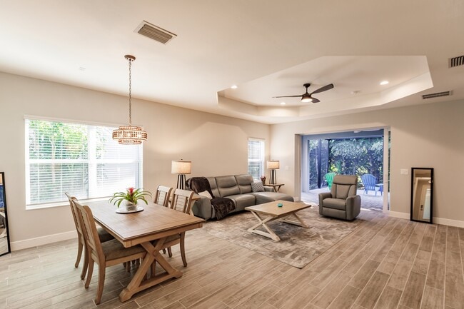 Building Photo - 11651 Solano Dr