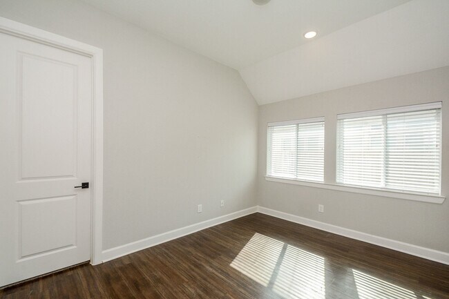 Building Photo - 2902 Tanager Trace