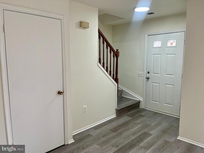 Building Photo - 702 Brandon Cir