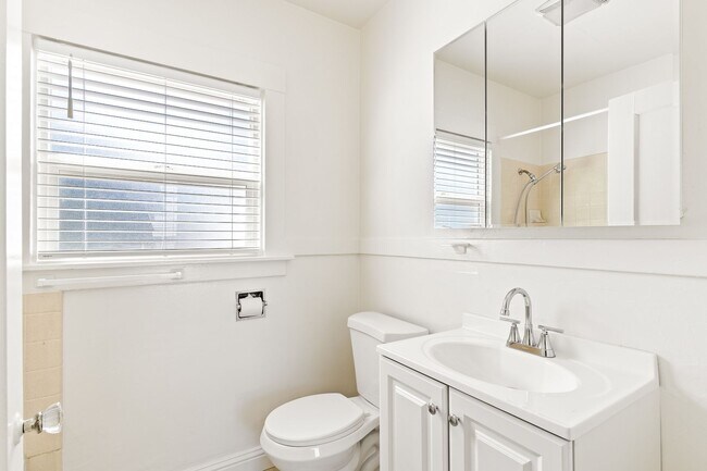 Building Photo - Comfort and Convenience: Cottage Living in...