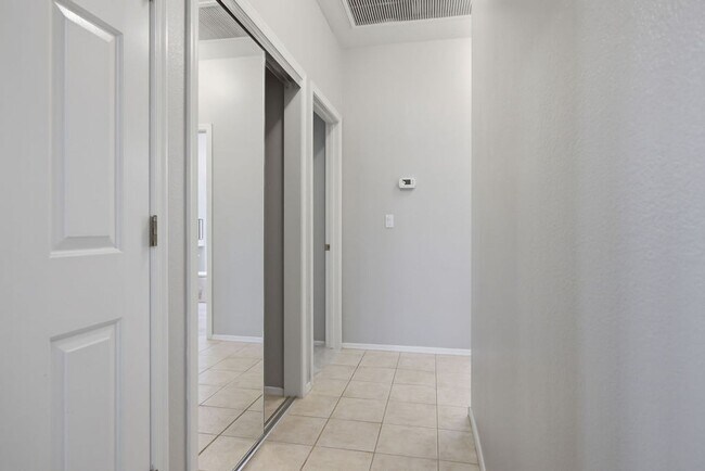 Building Photo - 2517 Springville Way
