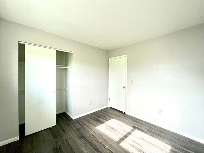 Building Photo - 8783 Chase Dr