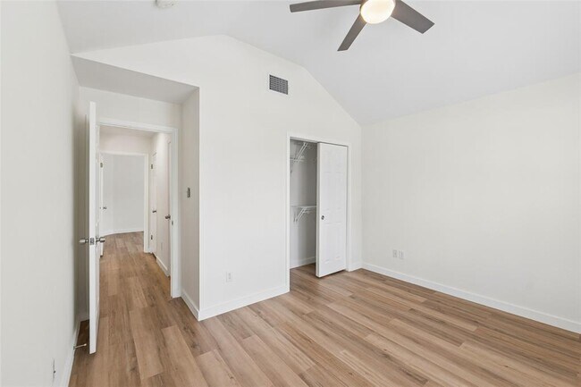 Building Photo - 1506 Cosmos Way