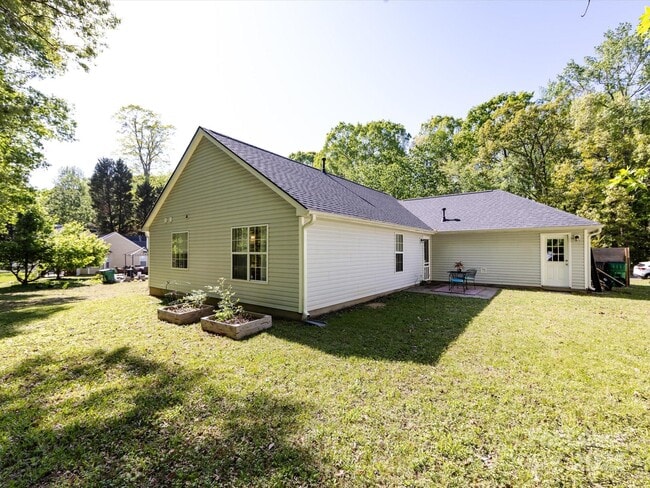 Building Photo - 7731 Ivy Hollow Dr