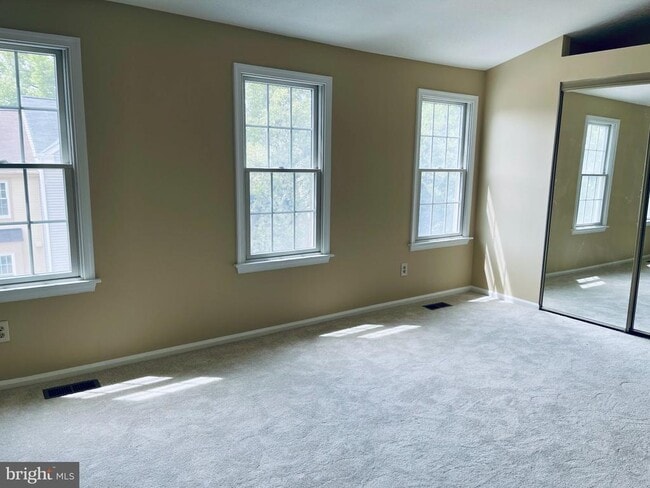 Building Photo - 32 Fendall Ave