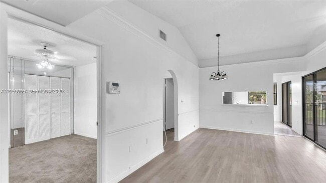 Building Photo - 1280 S Franklin Ave