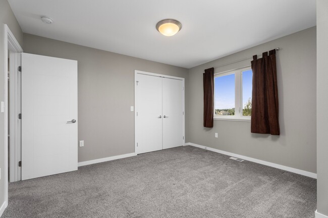 Building Photo - 3906 Lone Peak Dr