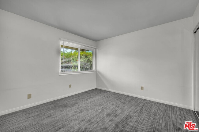 Building Photo - 4076 Tropico Way
