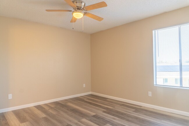 Building Photo - 825 Capehart Ct