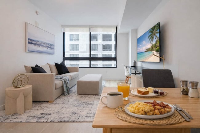 Building Photo - 225 N Miami Ave